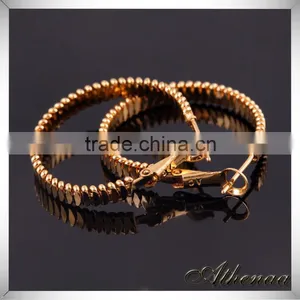 Top Design Fashion Jewelry Manufacturer Brass Charm Simple Gold Earring Designs for Women thumbnail-3