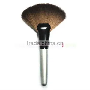 Makeup Fan Brush thumbnail-1