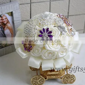 High Quality Luxurious Winter Wedding Bouquets With Purple Brooches Decoration thumbnail-1