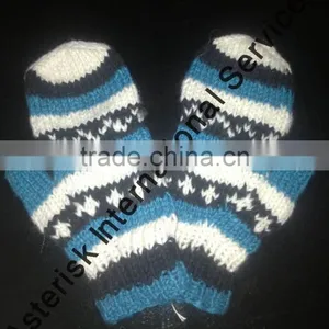 Knitting Woolen Gloves thumbnail-2