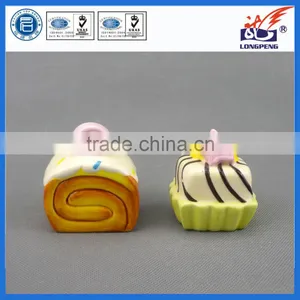 Ceramic Cake Shaped and Bread Shaped Salt & Pepper Shakers Set thumbnail-1