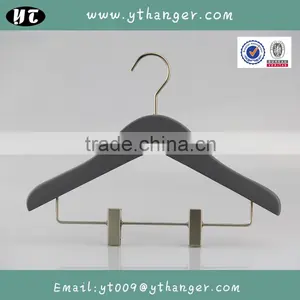 HA6879 Plastic Kids Clothes Hanger Baby Suits Hanger With Clips thumbnail-1