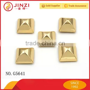 Factory Price Pyramid Shaped Screw Rivet thumbnail-2