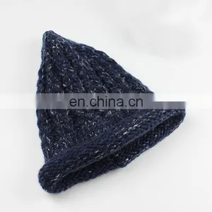Qianzun Embroidered Knitted Beanie Hat Bonnet thumbnail-2