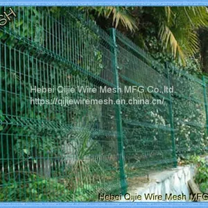 Beautiful PVC Coated 3D Curved Metal Fence Green Wire Mesh Fencing For Highway thumbnail-2