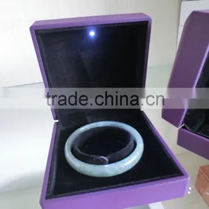 Luxury Varnished Bracelet Box Bangle Box Wedding Gift Set With LED Jewelry Wooden Box thumbnail-1