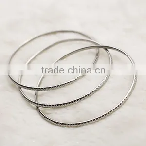 European American Textured Stainless Steel 3pcs Thin Silver Bangle Bracelet thumbnail-4