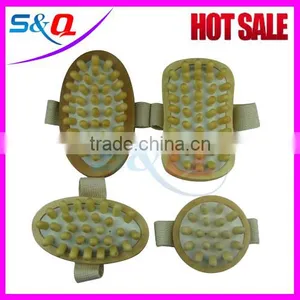 Home and Travel Wooden Massager Brush thumbnail-5