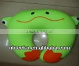 Frog Shape Imprint U Neck Travel Pillow Pattern thumbnail-1