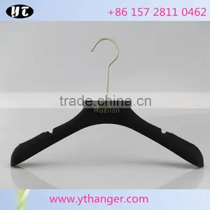 Plastic Hanger With Rubber Coated Anti-slip Surface Rubber Hanger for Clothes thumbnail-3