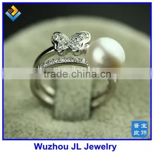 Cubic Zirconia Stone Butterfly And Natural Pearl Gemstone Fashion Silver Ring thumbnail-2