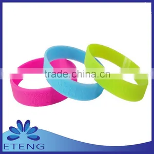 2016 New Promotional Silicone Wristband for Give Away thumbnail-3