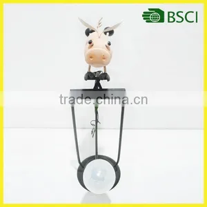 YS15159 Metal Pig Decor With Solar Powered Decoration Garden Balls Light thumbnail-1