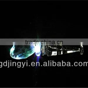 2014 Dongguan New Fanshion Acrylic Wine Stopper With Color Changing LED thumbnail-4
