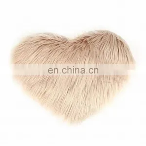 Artificial Wool Rug Heart Shape Plush Carpet for Household thumbnail-1