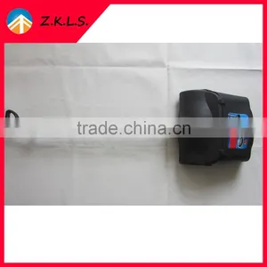 Black Plastic Dustpan With Long Handle And With Lid thumbnail-4