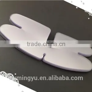 China Custom Plastic Collar Butterfly For Shirt Garment Accessories thumbnail-2