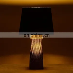 Europe Ceramic Meterial Bedside Table Lamp and LED Light thumbnail-3