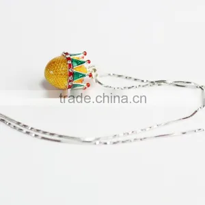 2016 New Design Pewter Enamel Crown Pendant thumbnail-5
