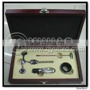 Stainless Steel Wine Accessories Gift Set thumbnail-1