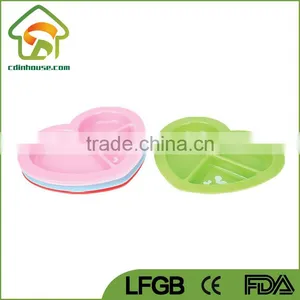 Heart Shaped Plastic Plate With Divider thumbnail-1