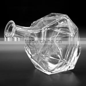 500ml Crystal Clear Liquor Bottle, High Quality Glass Bottle Wholesale for Vodka thumbnail-2