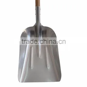 Aluminum Snow Scoop With Wooden Handle thumbnail-2