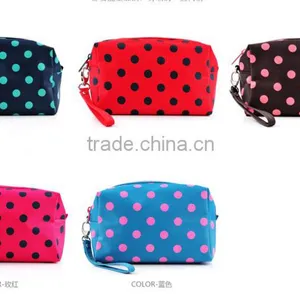 Yiwu Factory Made Nylon Cosmetic Pouch Bag With Handle thumbnail-6