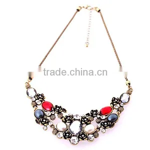 2014 Fashion Flower Pendant Bib Necklace thumbnail-1