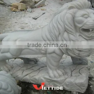 Lion Statues thumbnail-1