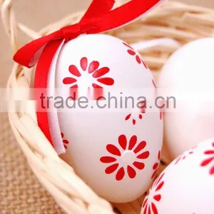COLORFUL PAINTED PLASTIC EASTER EGG/CANDY CAN BE HELD IN. thumbnail-1