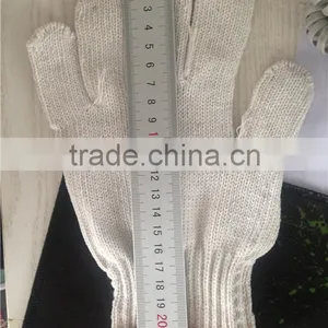 Sizes 7 - 10 White Cotton Gloves thumbnail-1