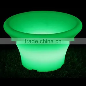 Mini Rechargeable Battery Outdoor LED Flower Pots Wholesale thumbnail-3