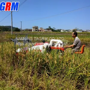 Cheapest Price and Good Quality Mini Paddy Rice Combine Harvester / Rice Reaper Working in Wet Field thumbnail-4