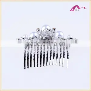 Fashion Crown Tiara Pearl Decorative Hair Comb Clips thumbnail-3