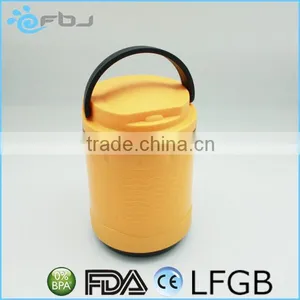 BPA-free Plastic Food Container With Lid And Handle thumbnail-1