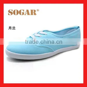 Trendy Very Comfortable Women Rubber Sole Canvas Shoes Flat Sole Classic thumbnail-1