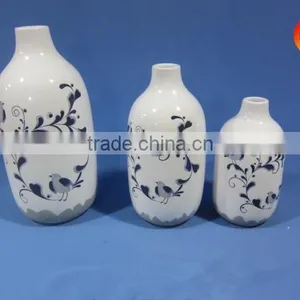 Porcelain White Shiny Flower Vase With Pattern thumbnail-1