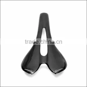 2016 High Quality 3k UD Full Carbon Fiber T700C Bicycle Saddle for Sale thumbnail-5