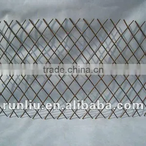 Willow Garden Expanding Trellis thumbnail-1
