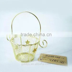 Metal Wire Storage Basket With Handle thumbnail-1