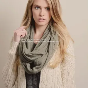 Soft Solid Color Cable Circle Infinity Loop Scarf Wholesale thumbnail-2