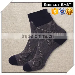 Low MOQ Wholesale OEM Custom Man Socks Business Cotton Socks Diamond Pattern thumbnail-3