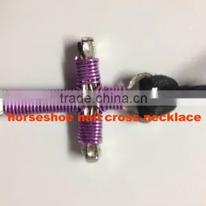 Chinese Factory Direct Wholesale Horseshoe Nail Cross Necklace thumbnail-1