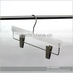 The White Plastic Bottom Hanger With 6*2cm Flat Metal Clips thumbnail-2