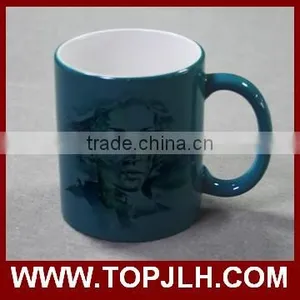 New Design Magic Porcelain White Mug Christmas Artwork,color Change Mug thumbnail-3