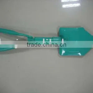 Snow Shovel thumbnail-1