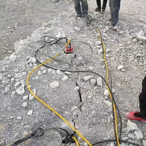 Piston Rock Splitter That is Easy to Operate and Highly Efficient at Splitting Rocks thumbnail-3
