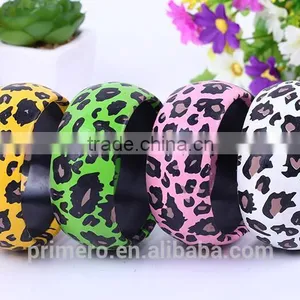Wholesale Fashion Mixed Color Leopard Printed Wide Acrylic Resin Bangle thumbnail-4