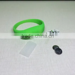 2016 Hot Promotional Custom LED Silicone Bracelet thumbnail-3